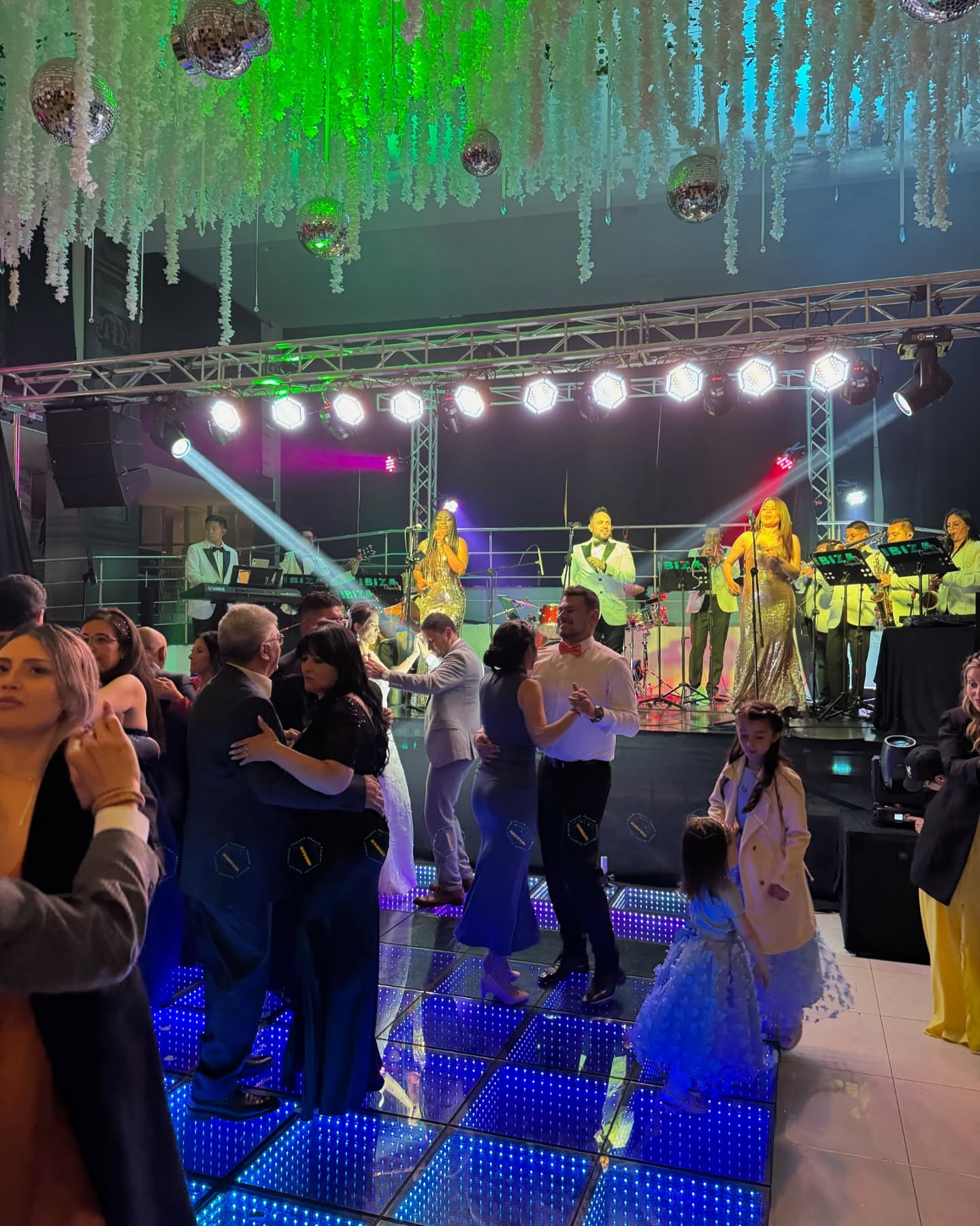Show Ibiza Bailable - orquesta en vivo para eventos